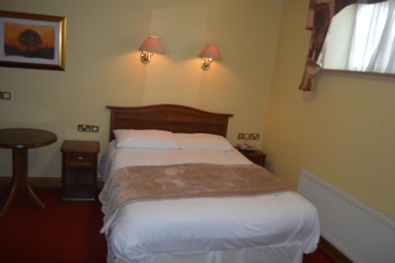 The Anglers Rest Hotel Headford Buitenkant foto